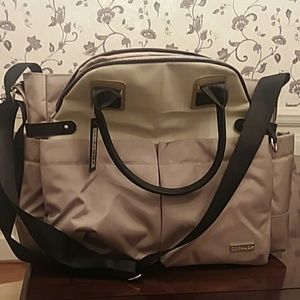 Diaper bag. multi-pockets. diaper changing pad.